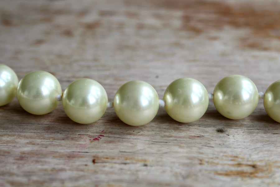 Vintage 1980s Necklace, Chunky Faux Pearl Necklaces Jagged Metal 